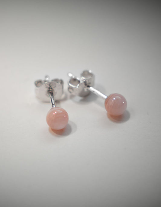 The Everyday Pearl Earring Mini, pink
