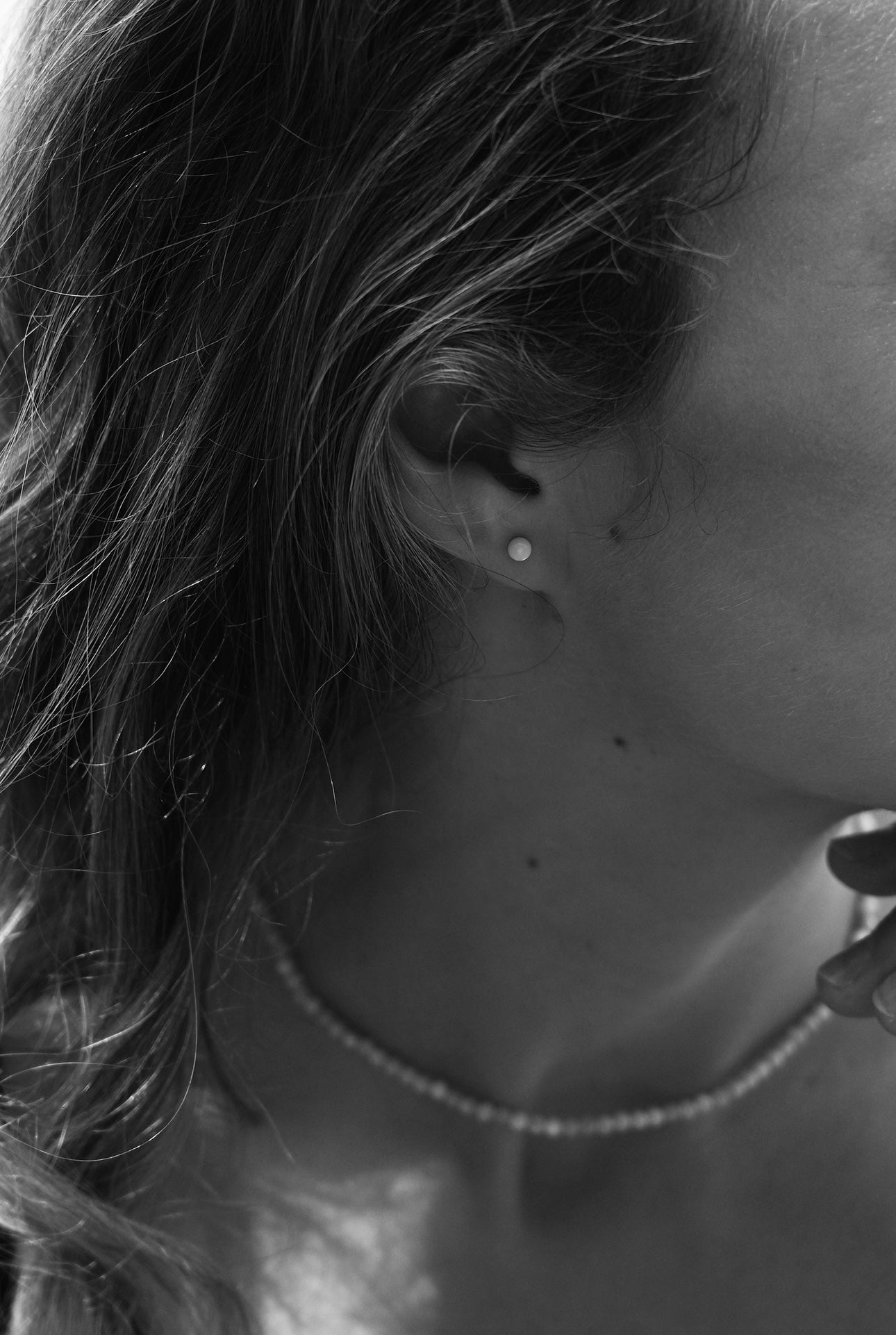 The Everyday Pearl Earring Mini, pink